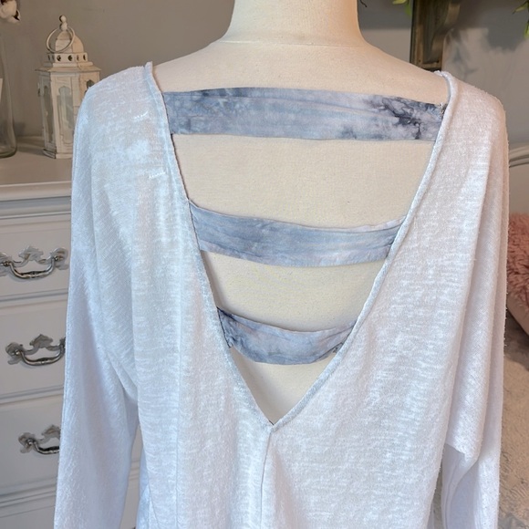 Jealous Tomato Top Partial Open Ladder White Flowy - Picture 6 of 12